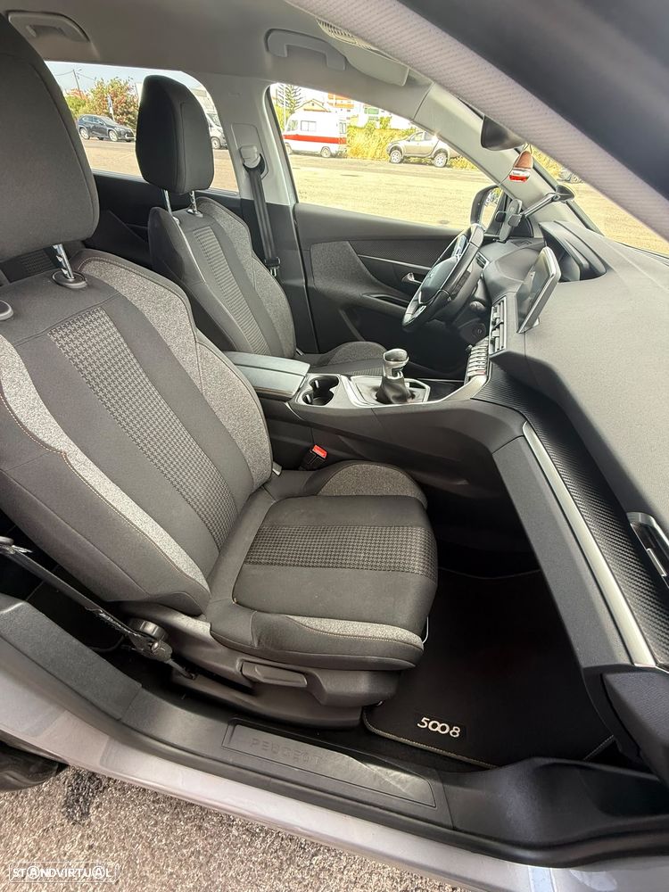 Peugeot 5008 BlueHDI 130 Active - 24
