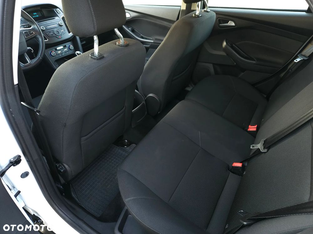 Ford Focus 1.6 Trend - 8