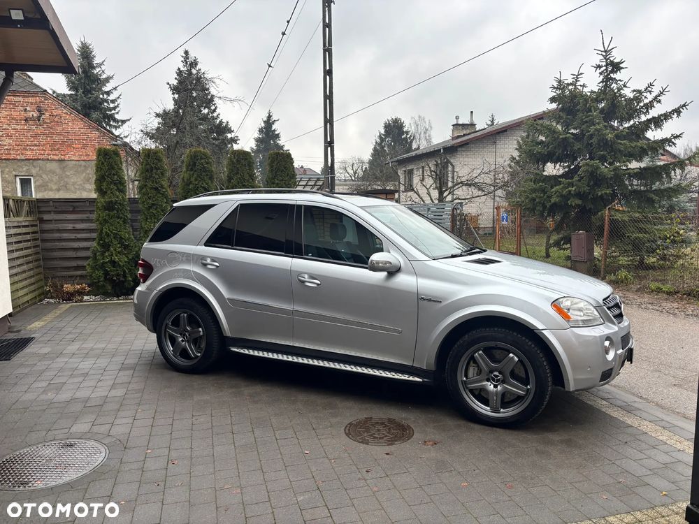 Mercedes-Benz ML 63 AMG 4-Matic - 3