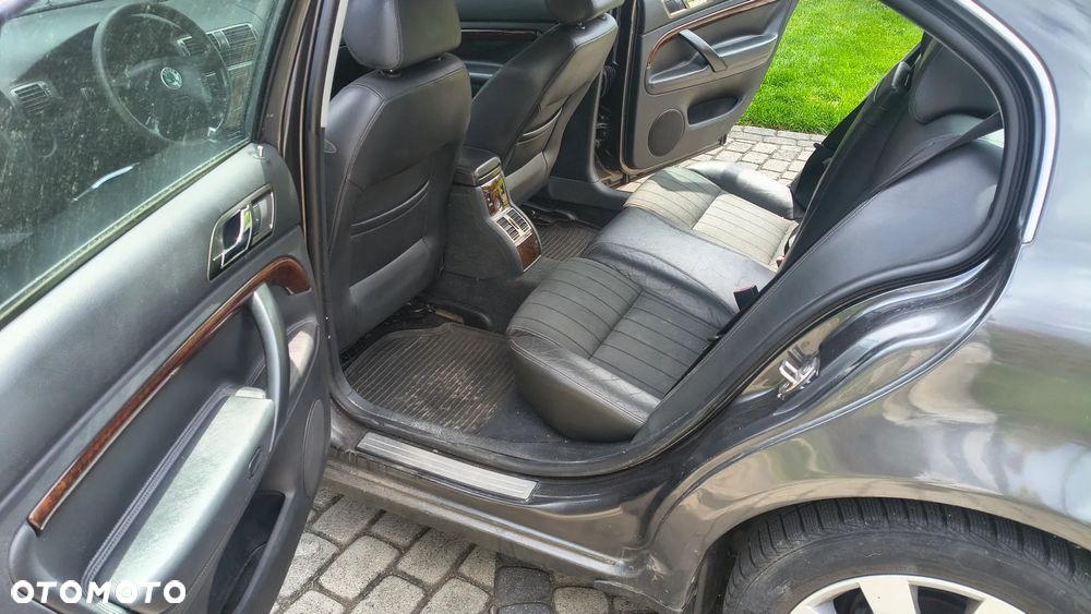 Skoda Superb 2.8 V6 Elegance - 12