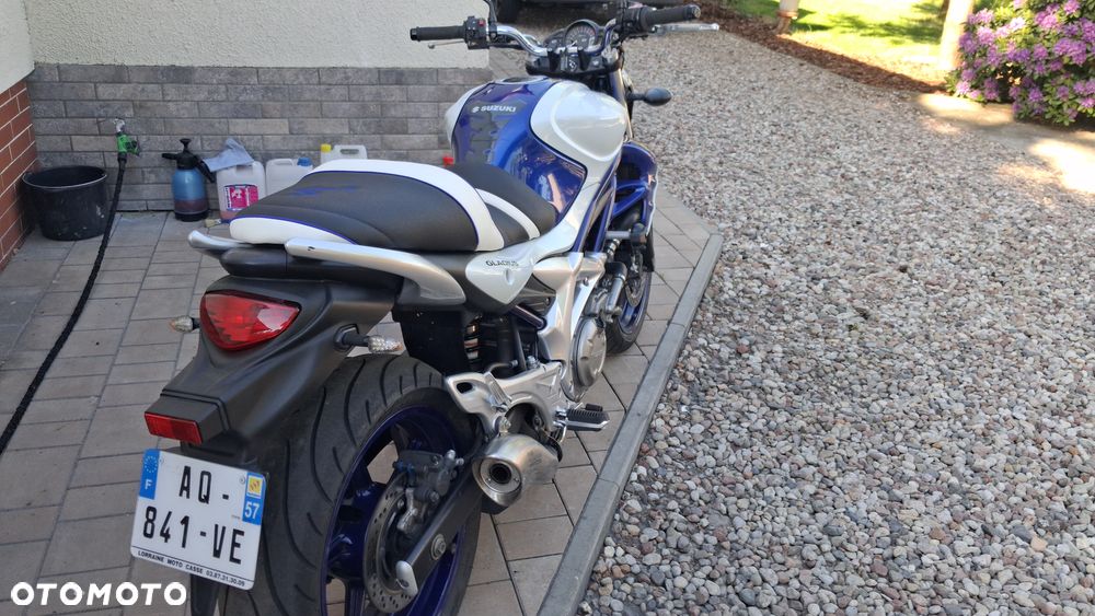 Suzuki Gladius - 10