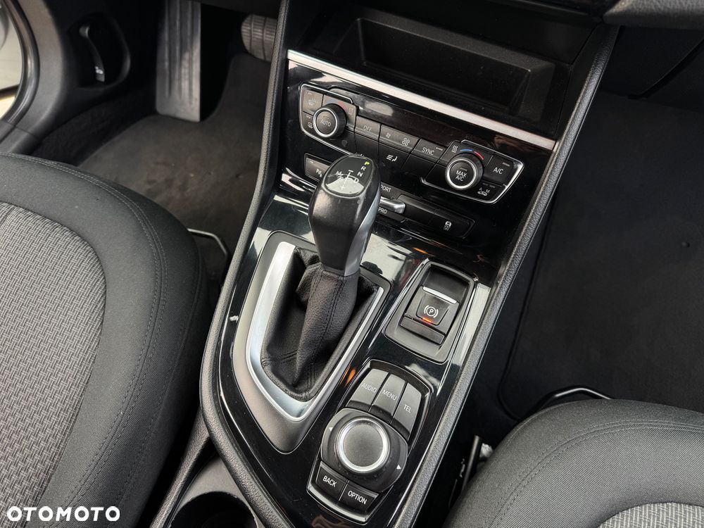 BMW Seria 2 218d xDrive - 18