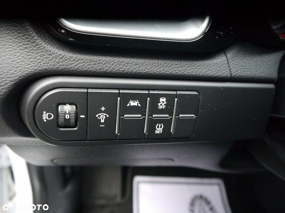 Kia Ceed 1.6 CRDi mHEV Business Line - 26