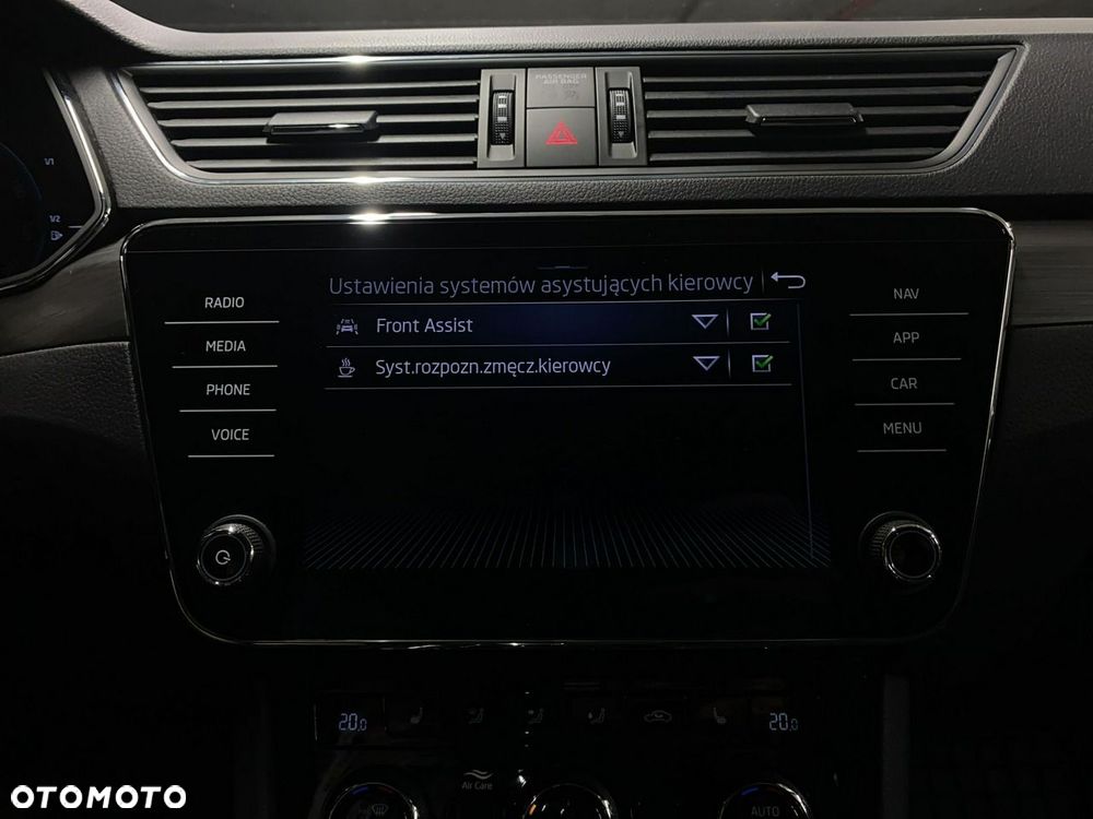 Skoda Superb 2.0 TDI DSG Style - 34