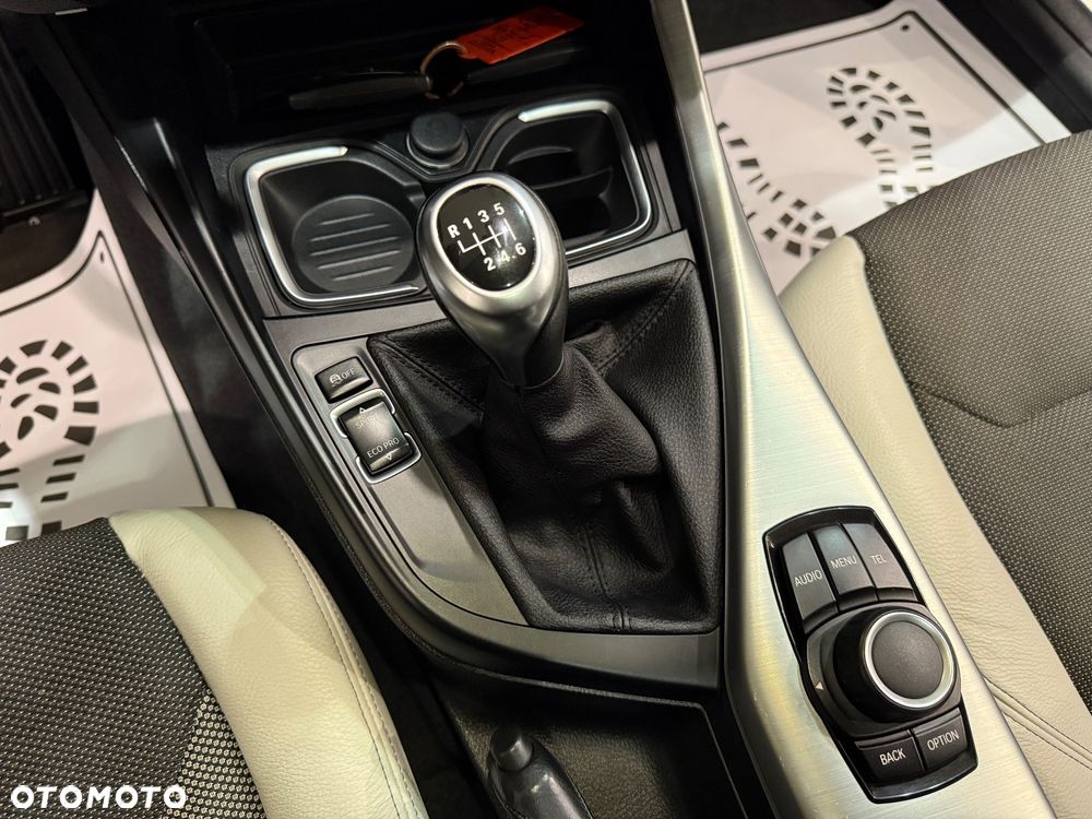 BMW Seria 1 118i Urban Line - 28