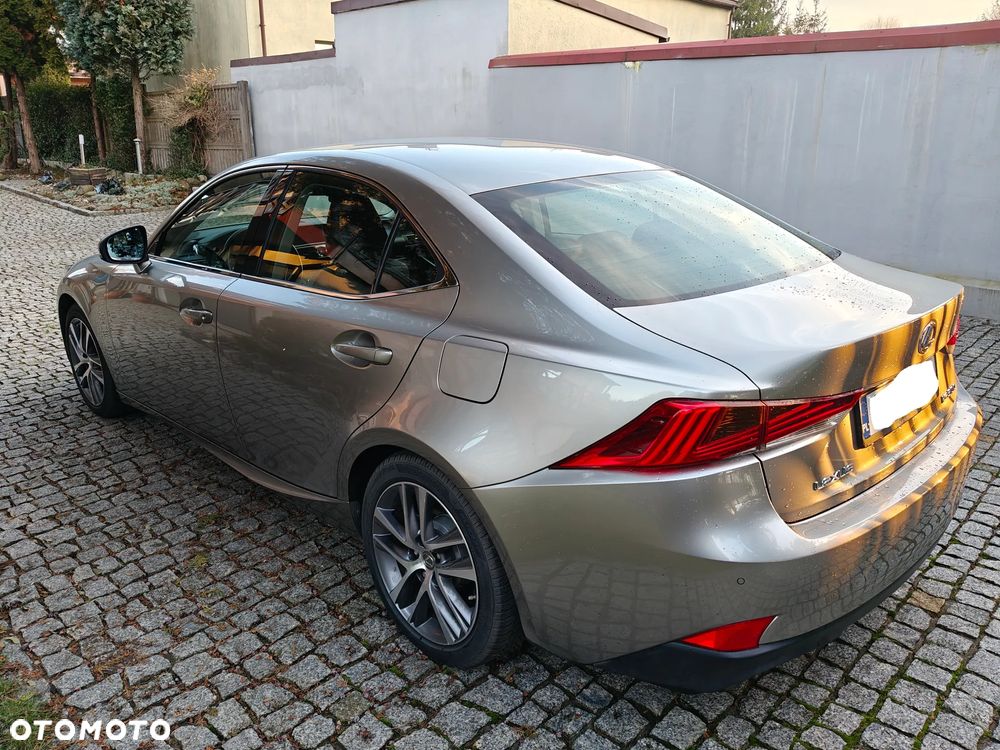 Lexus IS 200t / 300 Elegance - 3