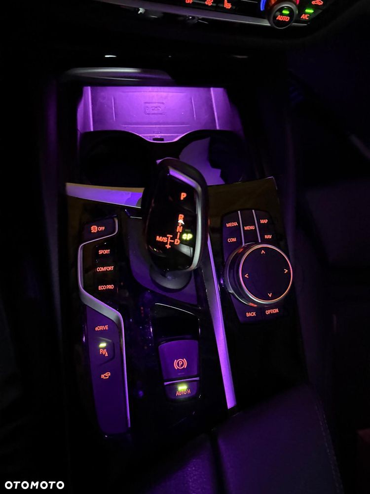 BMW Seria 5 530e iPerformance xDrive Sport Line sport - 28