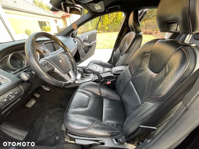 Volvo V40 D3 Drive-E Ocean Race - 11
