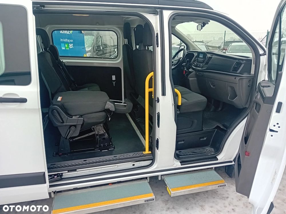 Ford Tourneo Custom - 15