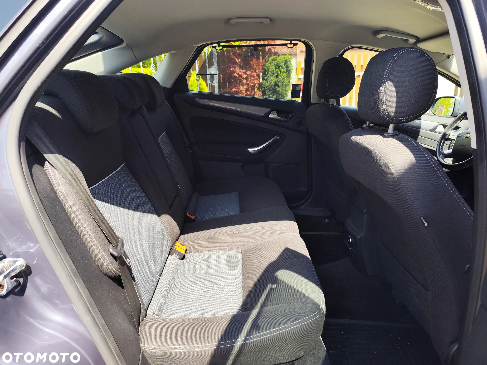 Ford Mondeo 1.6 T Ambiente - 11