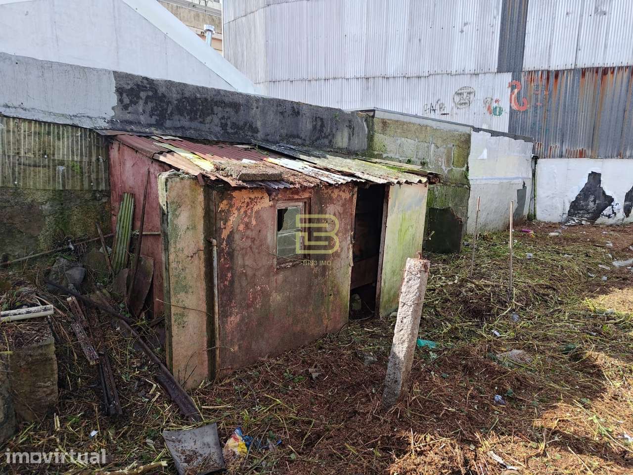 Moradia para remodelação integral com PIP aprovado em Ramalde, Porto - Grande imagem: 3/12