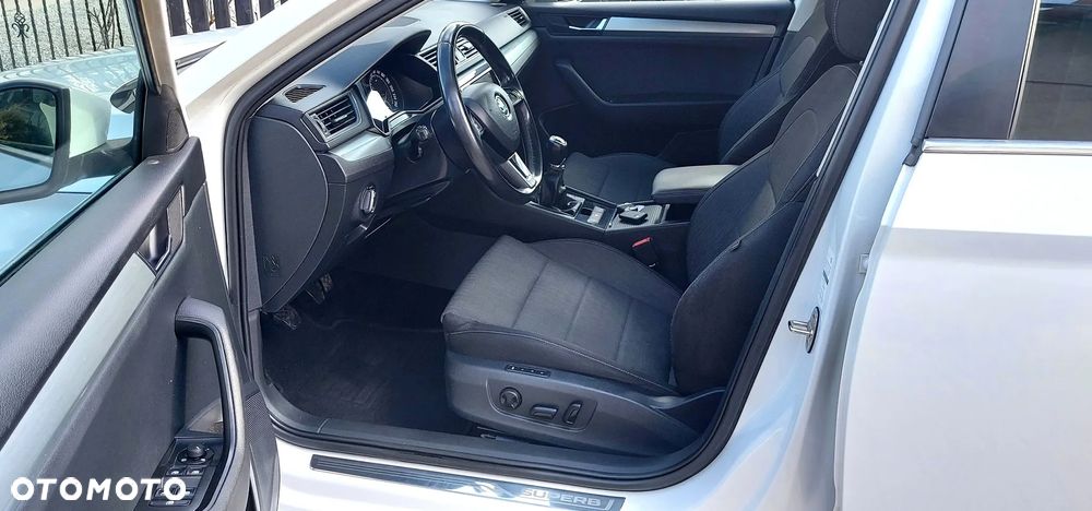 Skoda Superb 2.0 TDI Style - 27