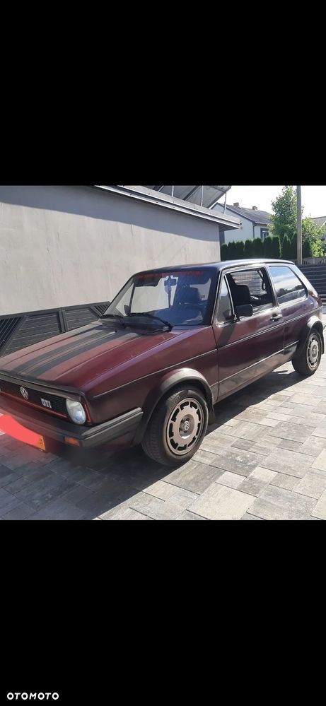 Volkswagen Golf - 1