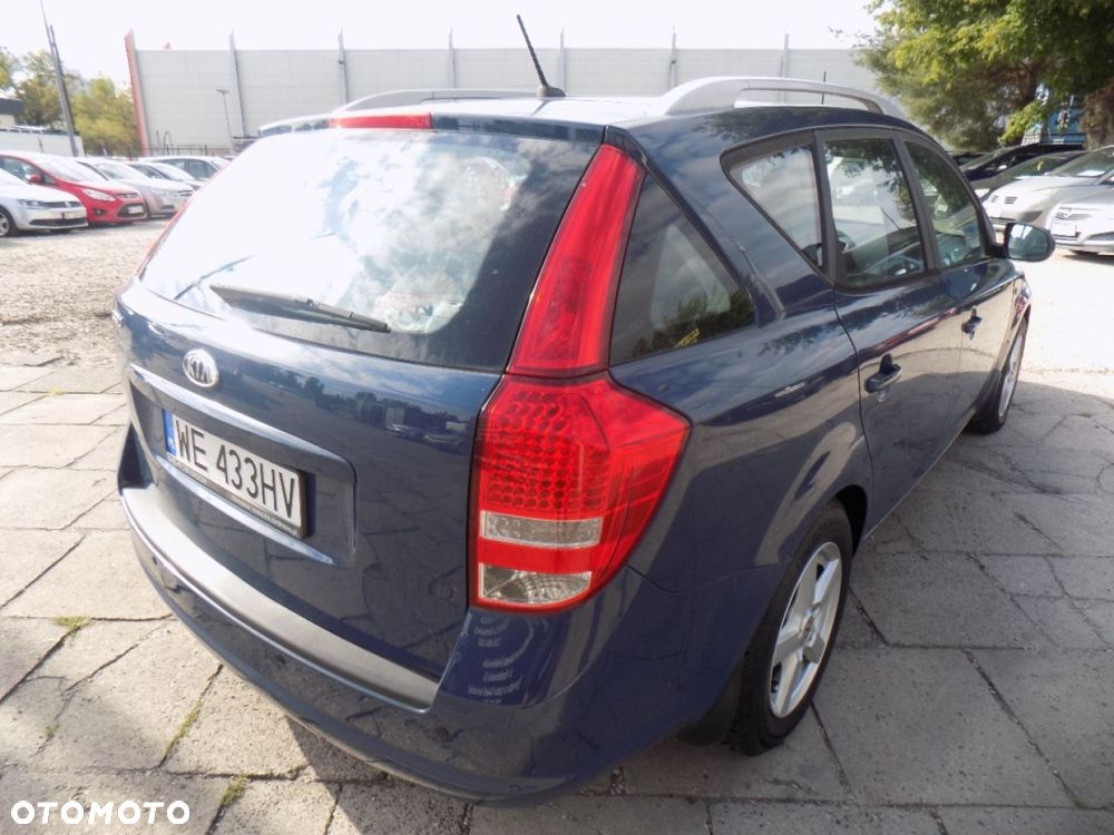Kia Ceed - 4