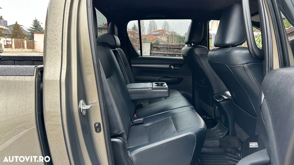 Toyota Hilux 2.8D 204CP 4x4 Double Cab AT Invincible Color Edition - 19