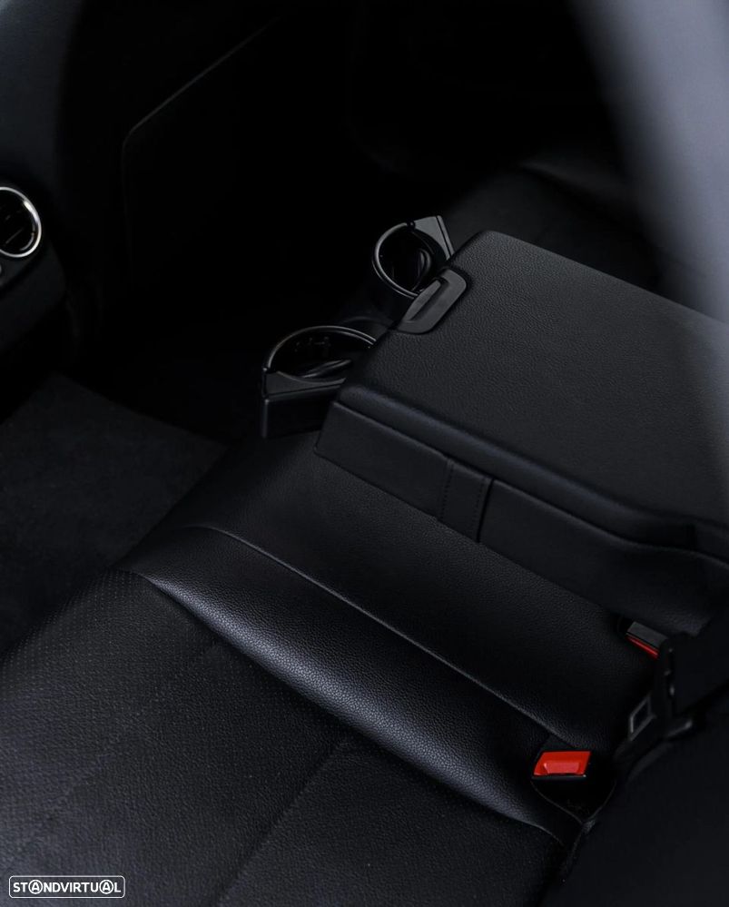 Mercedes-Benz C 200 - 25