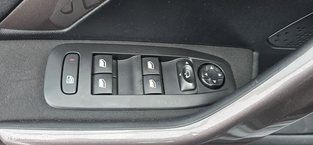 Peugeot 2008 1.2 PureTech Style - 19