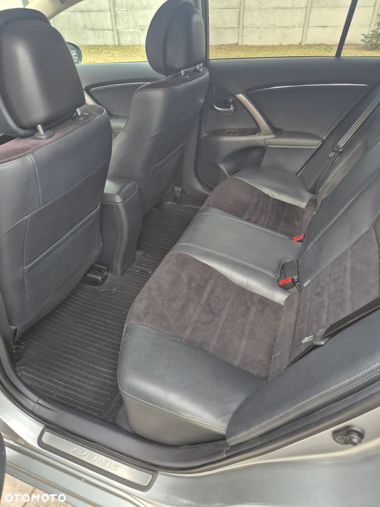 Toyota Avensis 2.0 D-4D Premium - 8