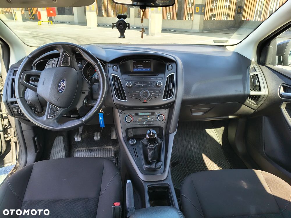 Ford Focus 1.6 Trend - 10