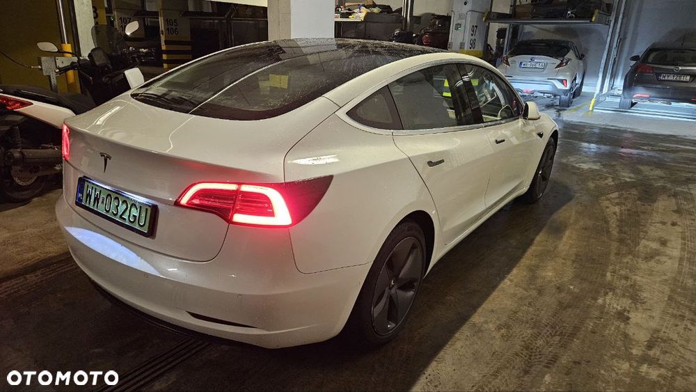 Tesla Model 3 Standard Reichweite Plus Hinterradantrieb - 2