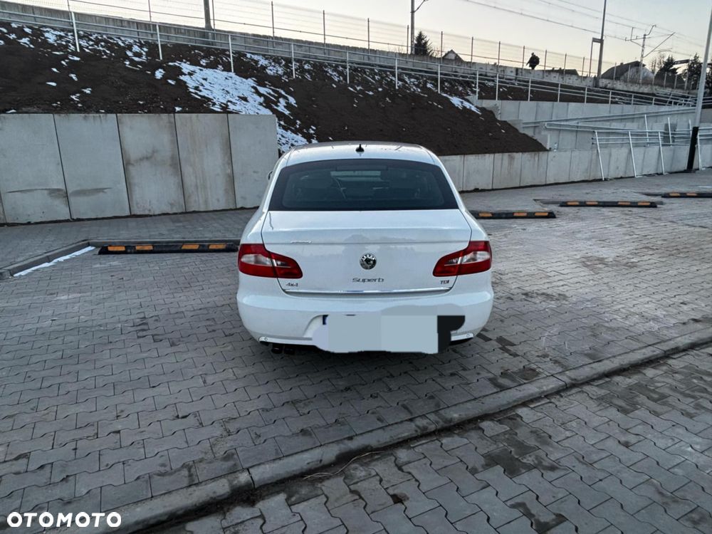 Skoda Superb 2.0 TDI Comfort DSG - 5