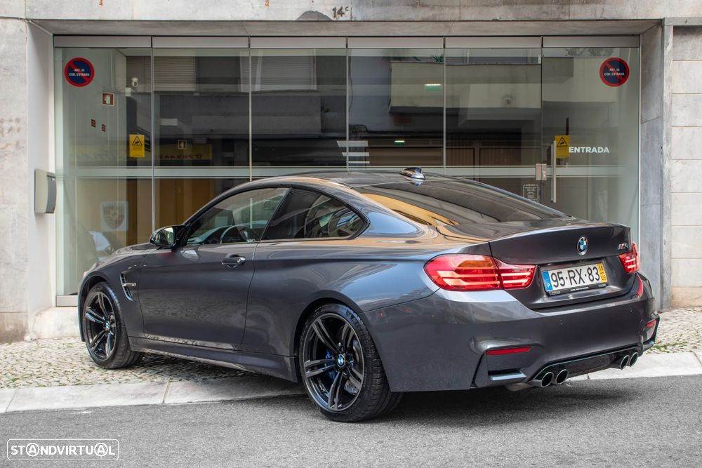 BMW M4 Auto - 33