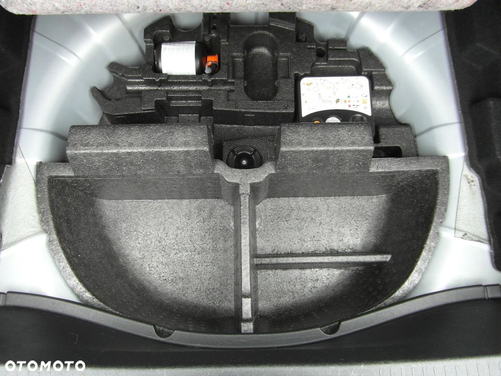 Renault Laguna ENERGY dCi 175 FAP Start & Stop GT - 8