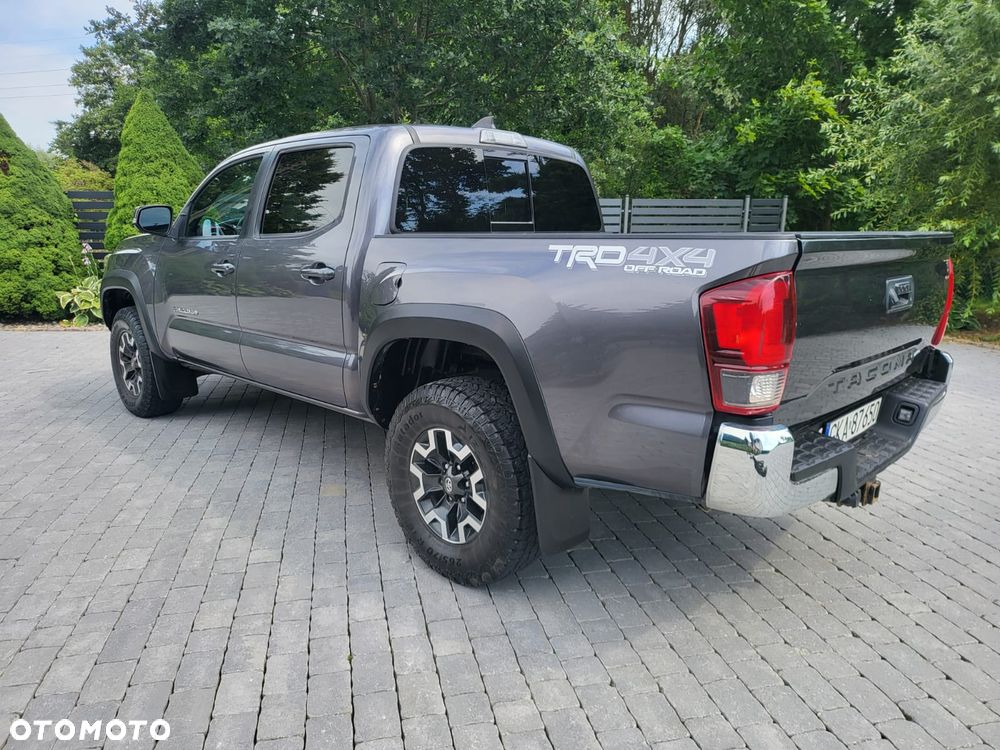 Toyota Tacoma - 2