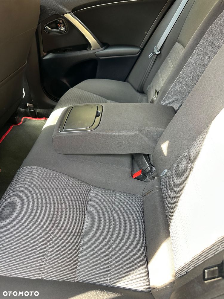 Toyota Avensis 1.8 Executive - 14
