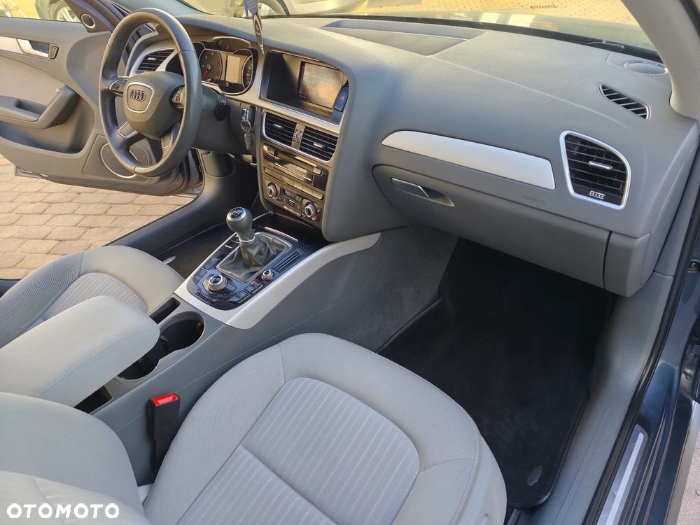 Audi A4 Avant 3.0 TDI DPF Ambiente - 17