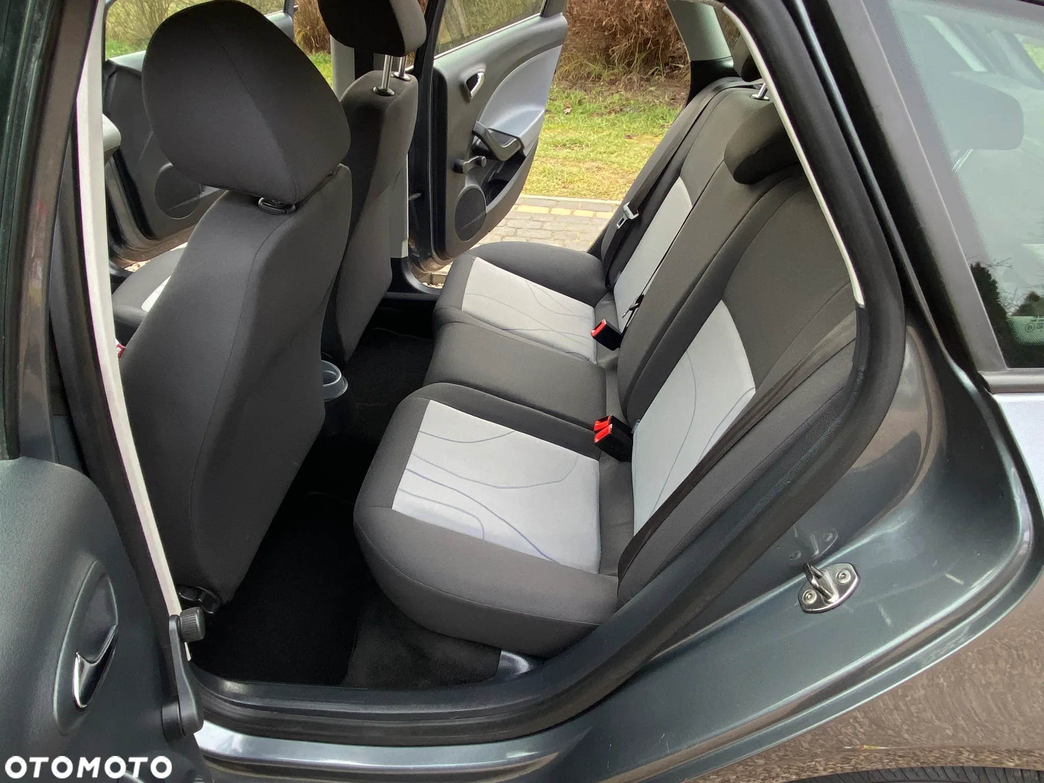 Seat Ibiza 1.4 16V Reference - 32