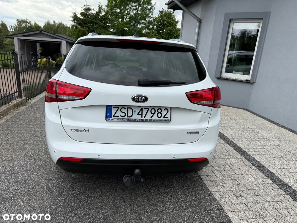 Kia Ceed 1.6 CRDi 136 ISG SW Spirit - 23