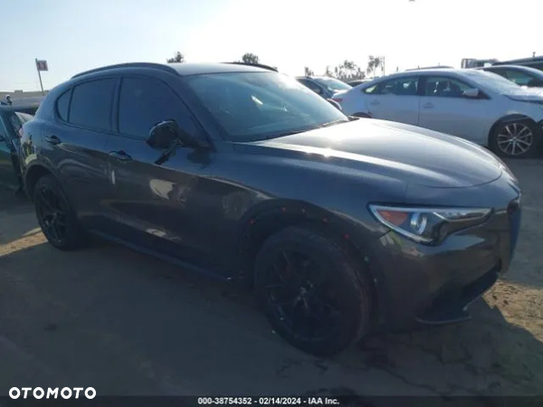 Alfa Romeo Stelvio 2.0 Turbo 16V AT8-Q4 Ti