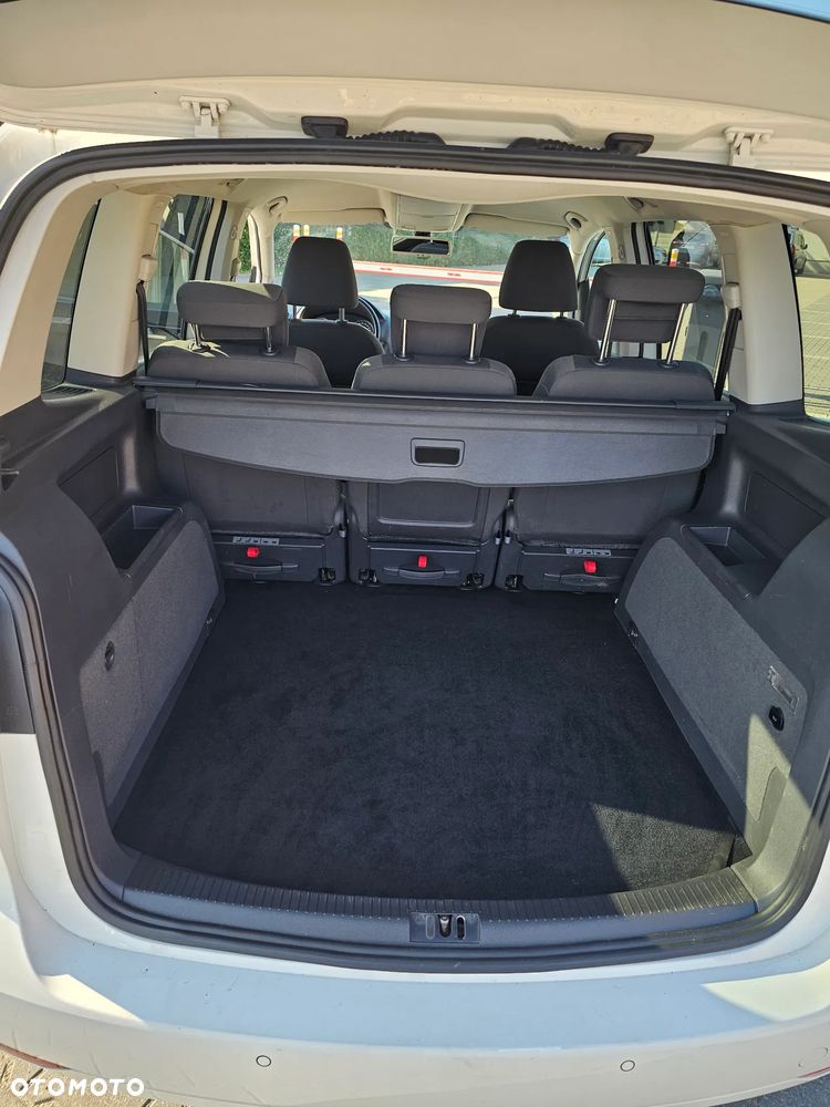 Volkswagen Touran 2.0 TDI DPF DSG STYLE - 18