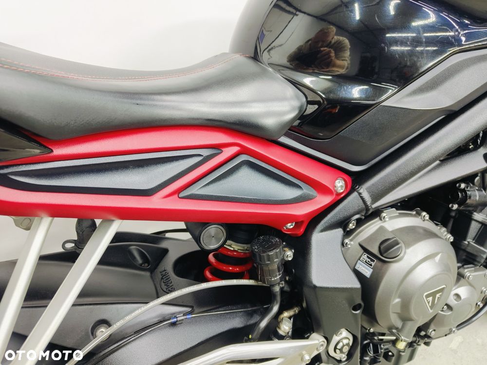 Triumph Street Triple - 9