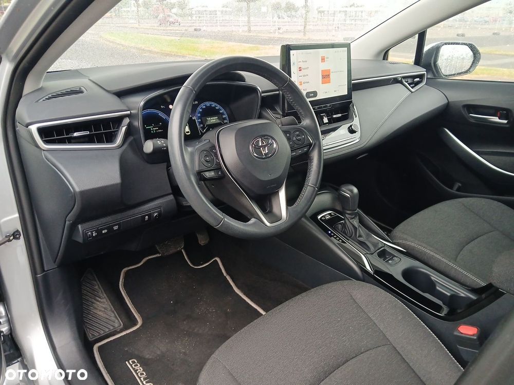 Toyota Corolla 1.8 Hybrid Comfort - 17