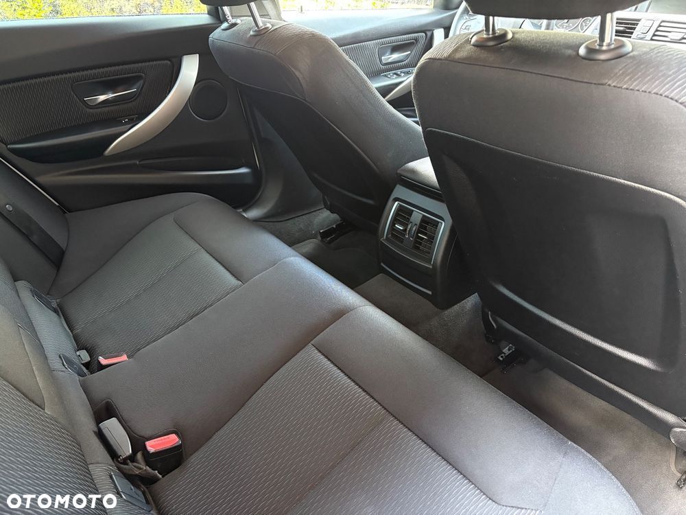BMW Seria 3 318i - 8