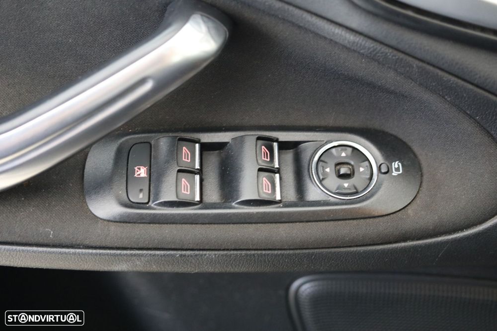 Ford S-Max 2.0 TDCi Titanium 7L - 20