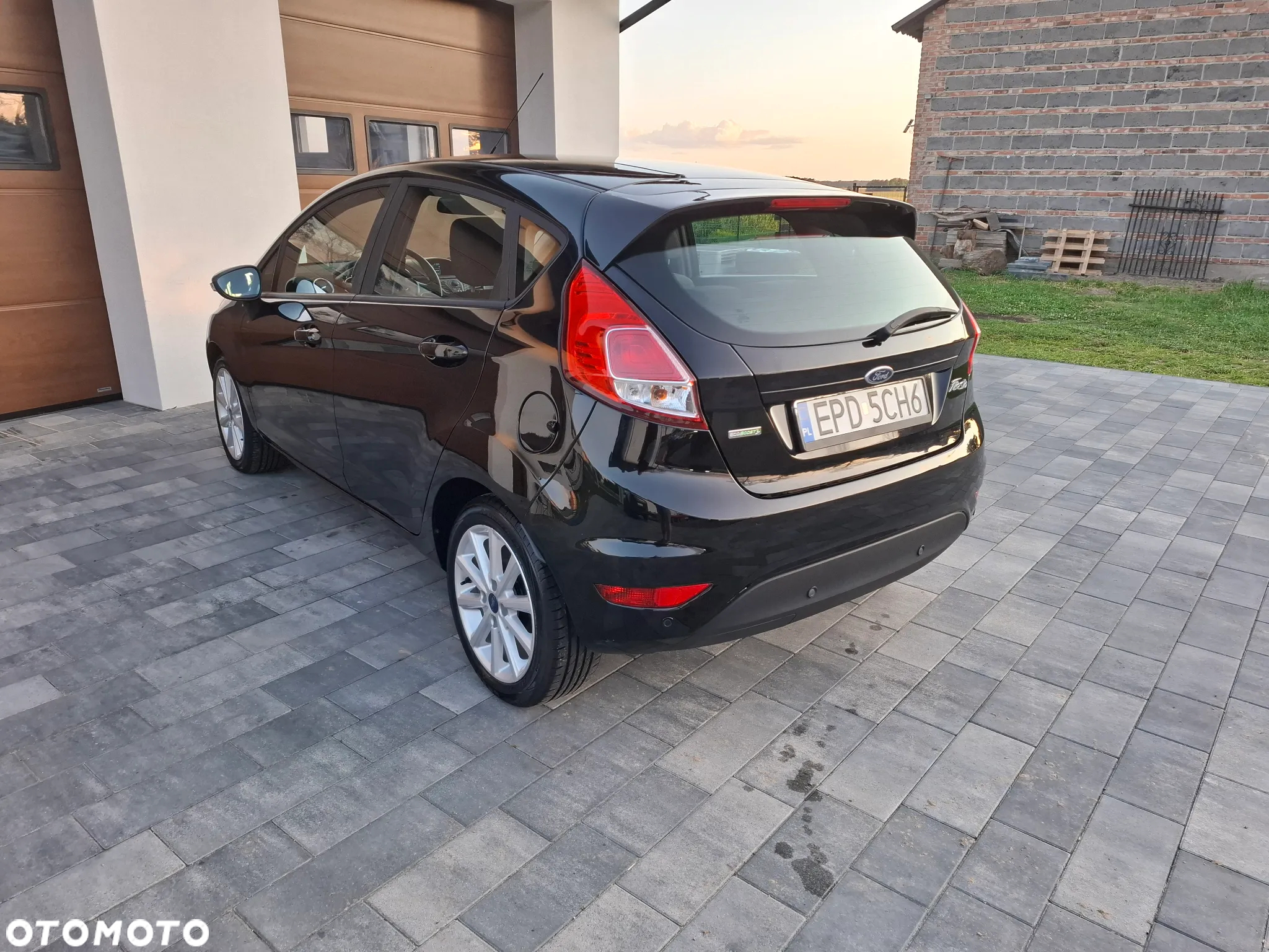 Ford Fiesta 1.0 EcoBoost S&S TITANIUM - 3