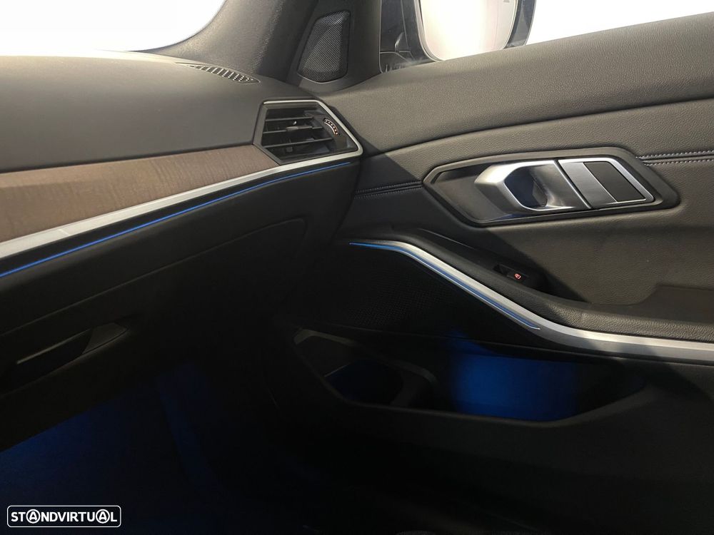 BMW 330 e Pack M Auto - 29