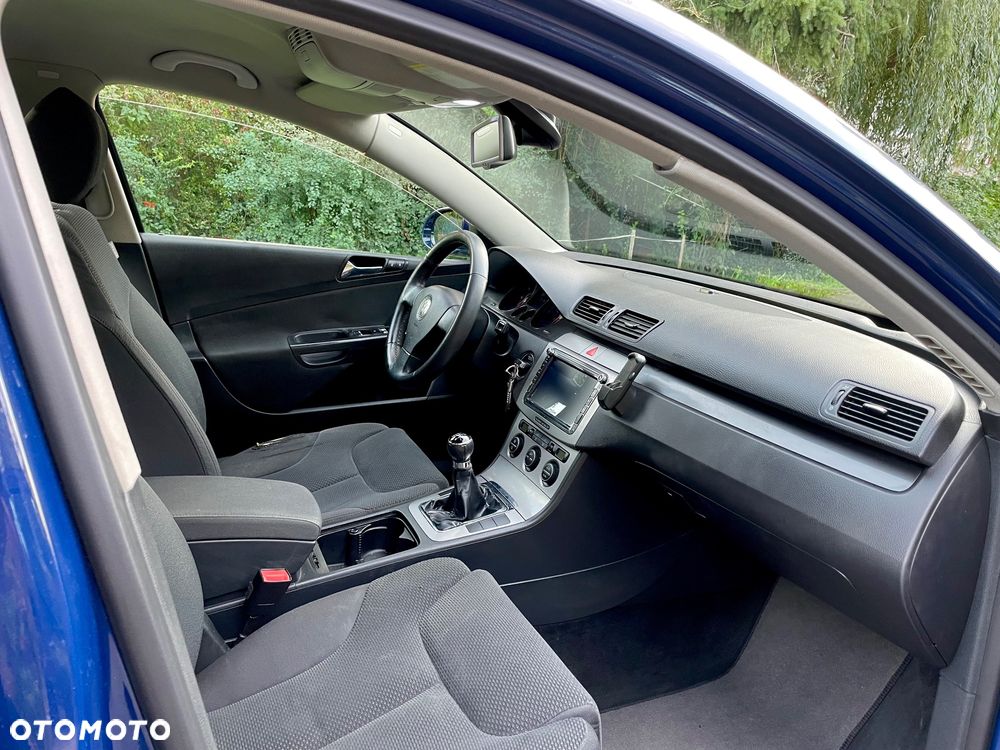 Volkswagen Passat 2.0 TDI Comfortline - 8