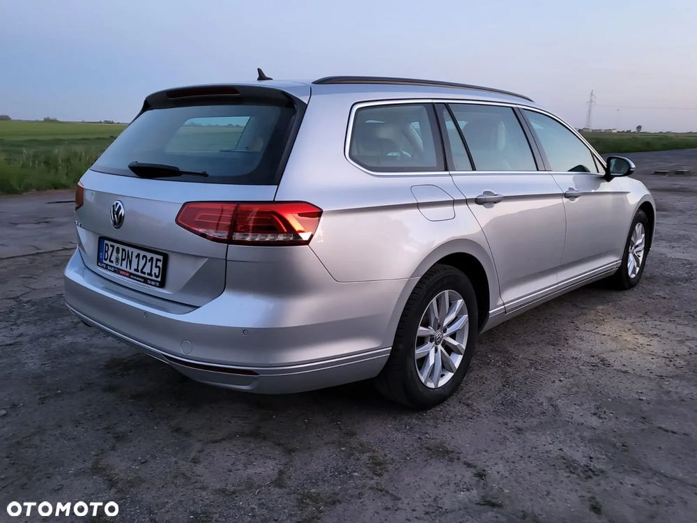 Volkswagen Passat 2.0 TDI SCR Comfortline - 10