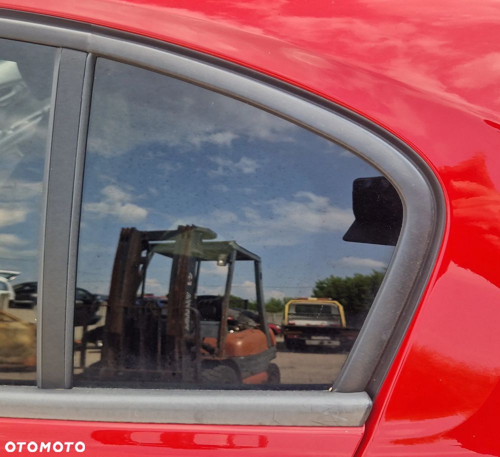 FIAT TIPO II HB SEDAN SZYBA DRZWI LEWY TYŁ - 1