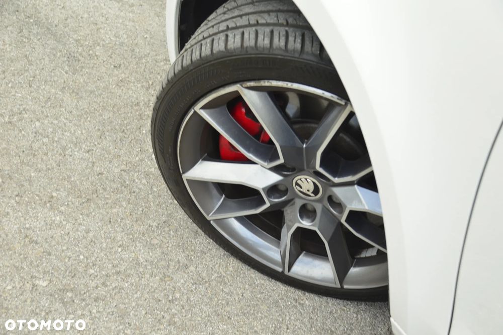 Skoda Octavia 2.0 TSI RS - 14