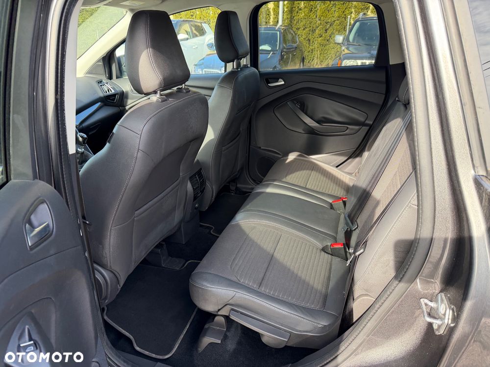 Ford Kuga 1.5 EcoBoost 2x4 Titanium - 25