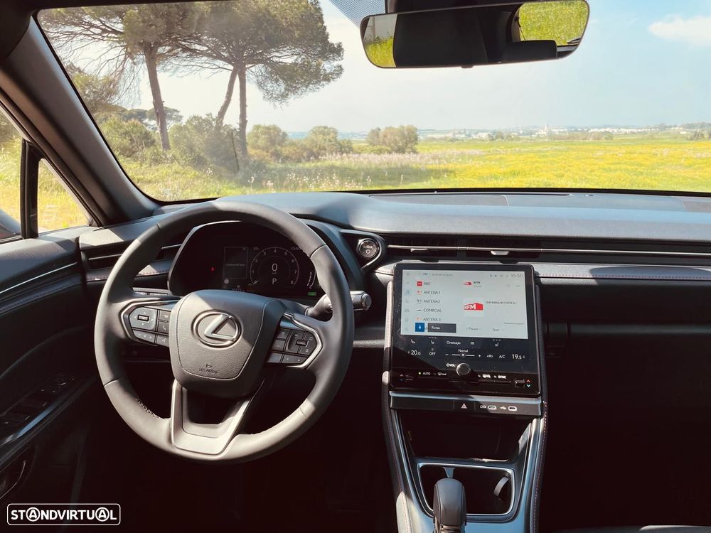 Lexus LBX Elegant - 9