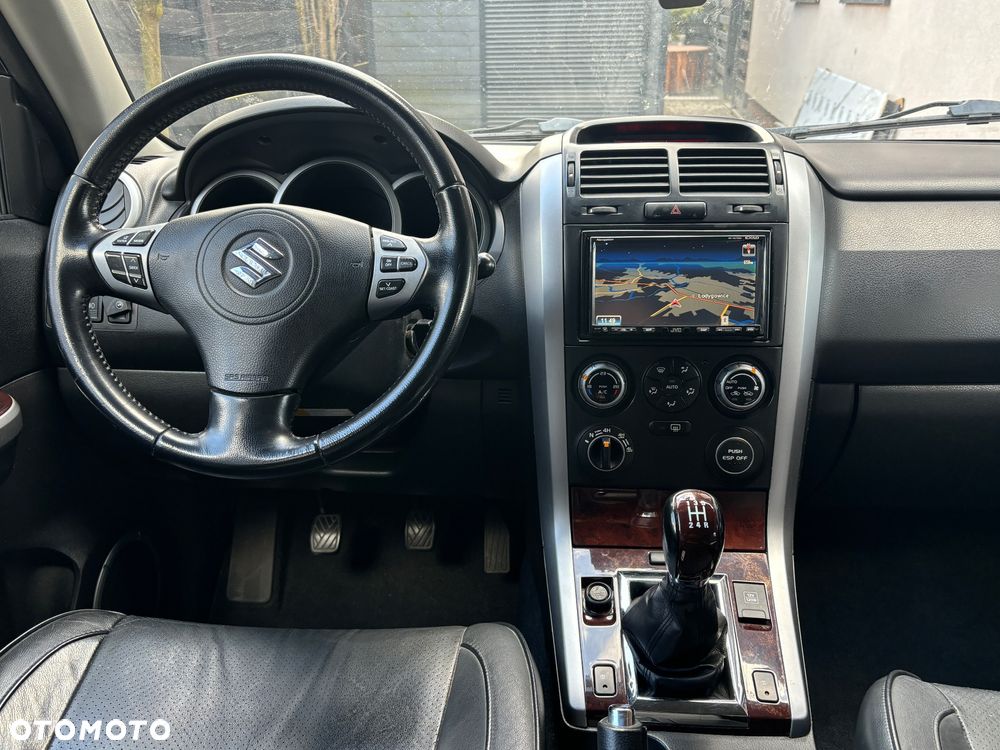 Suzuki Grand Vitara 2.0 De luxe - 11