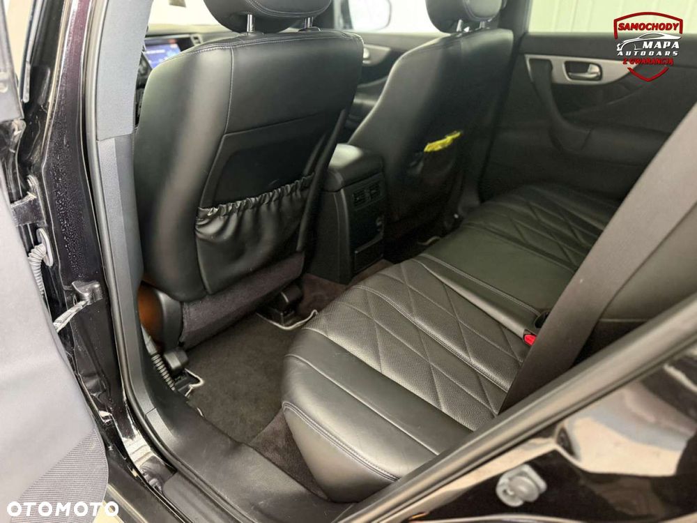 Infiniti QX70 - 17