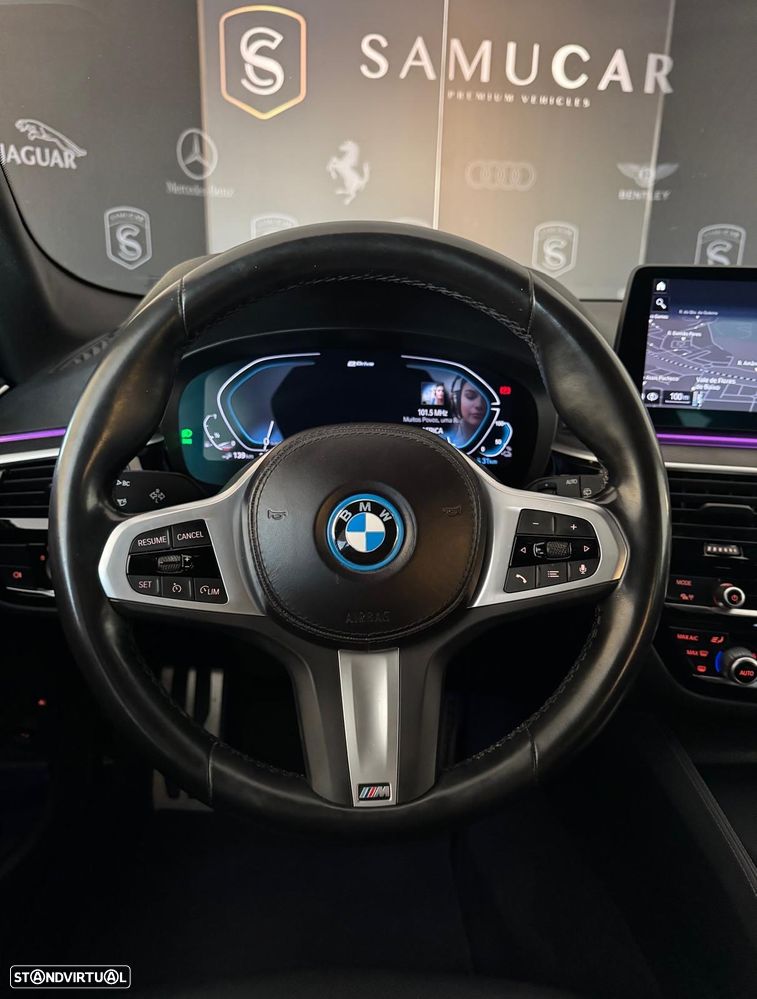 BMW 530 e Pack Desportivo M - 14