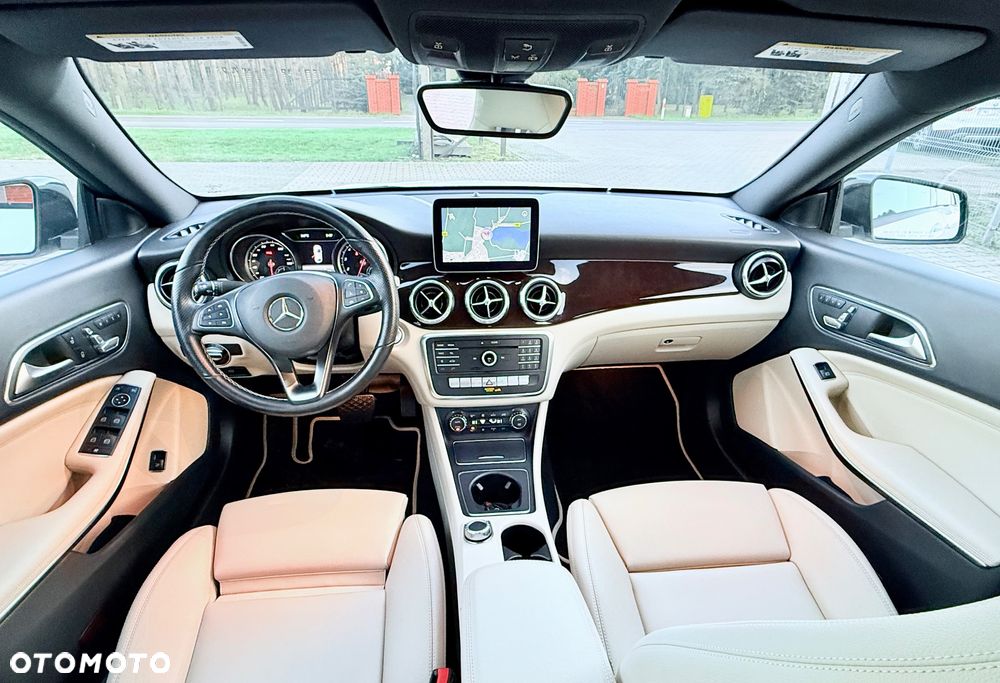 Mercedes-Benz CLA 250 4-Matic AMG Line - 20
